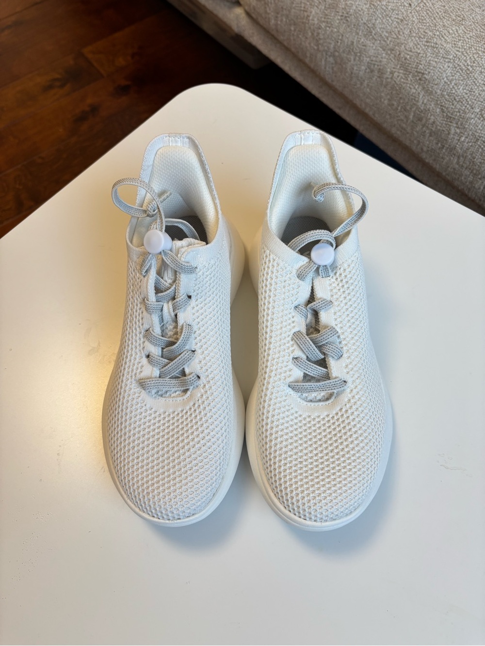 NWOT Kids Vivaia White Knit Slip-On Sneakers with Toggle Lace Kids Size 2.5
